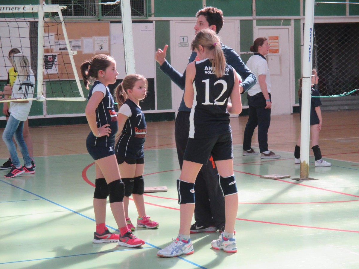 gal/saison 2015-2016/poussines_-_plateau/12473550_10154637426873272_7224537193824597238_o.jpg